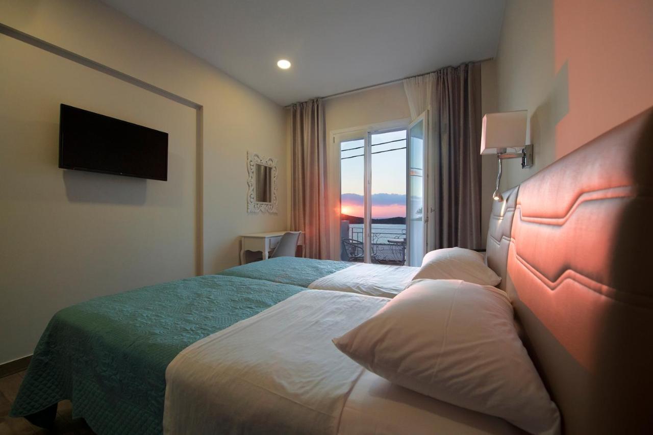 Hyperion Otel Myrties